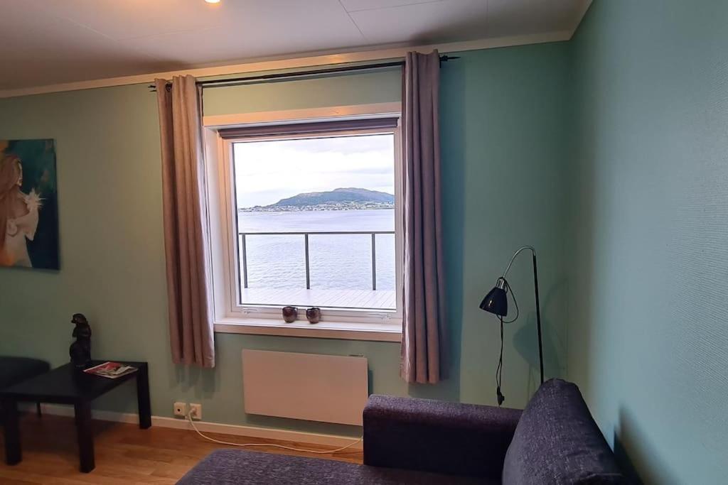 Fjord View In Centre With Parking *
