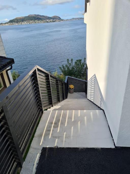 Fjord View In Centre With Parking Villa Ålesund